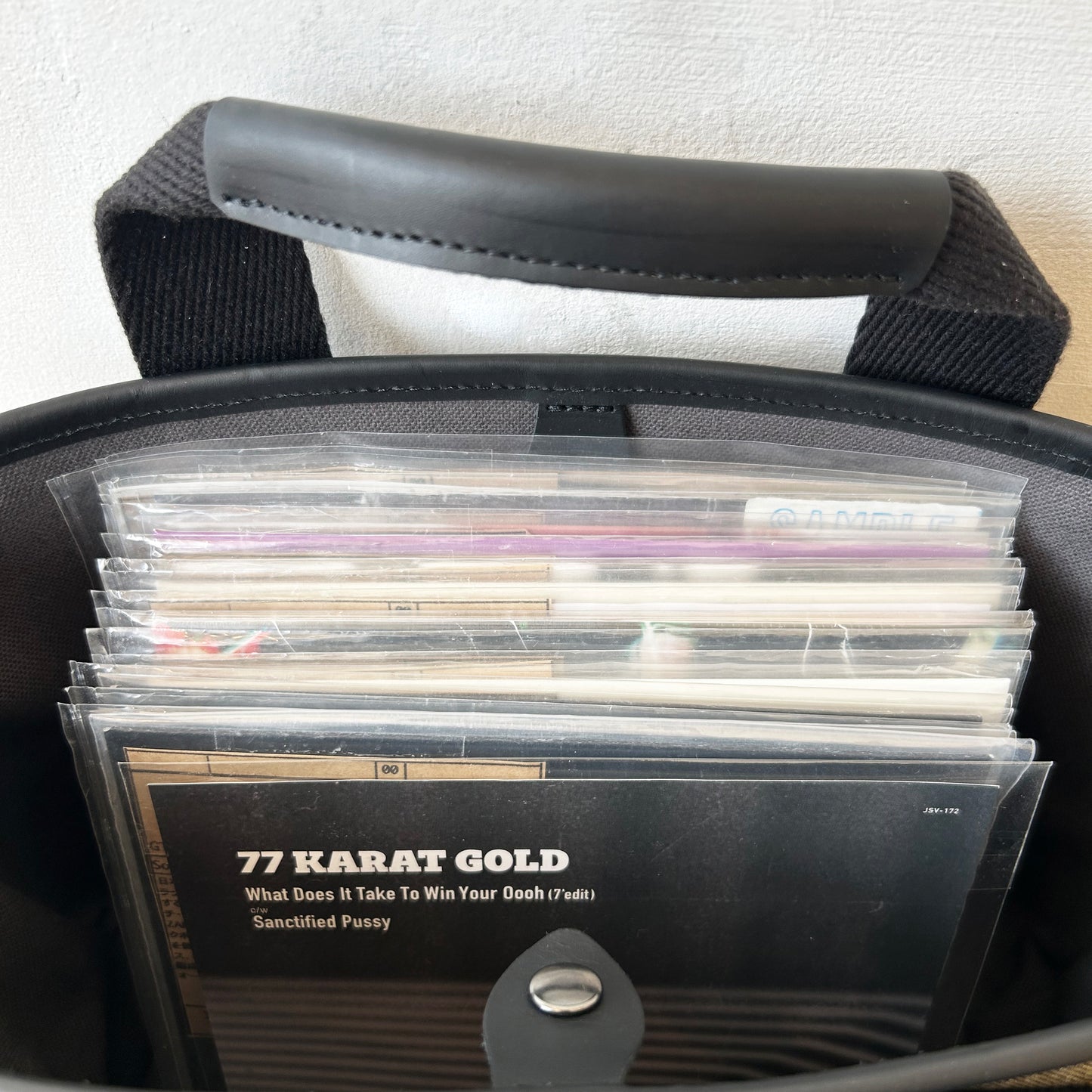 【残りわずか/限定】intoxic × Jazzy Sport “Vinyl 7” トートバッグ / コヨーテ × グレー