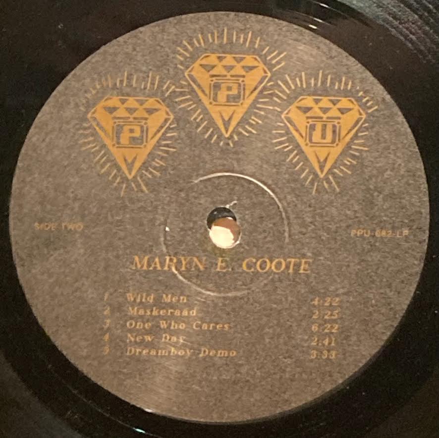 【USED】Maryn E. Coote - Maskeraad