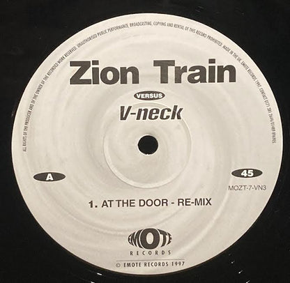 【USED】V-Neck VS Zion Train - At The Door Re-MIx