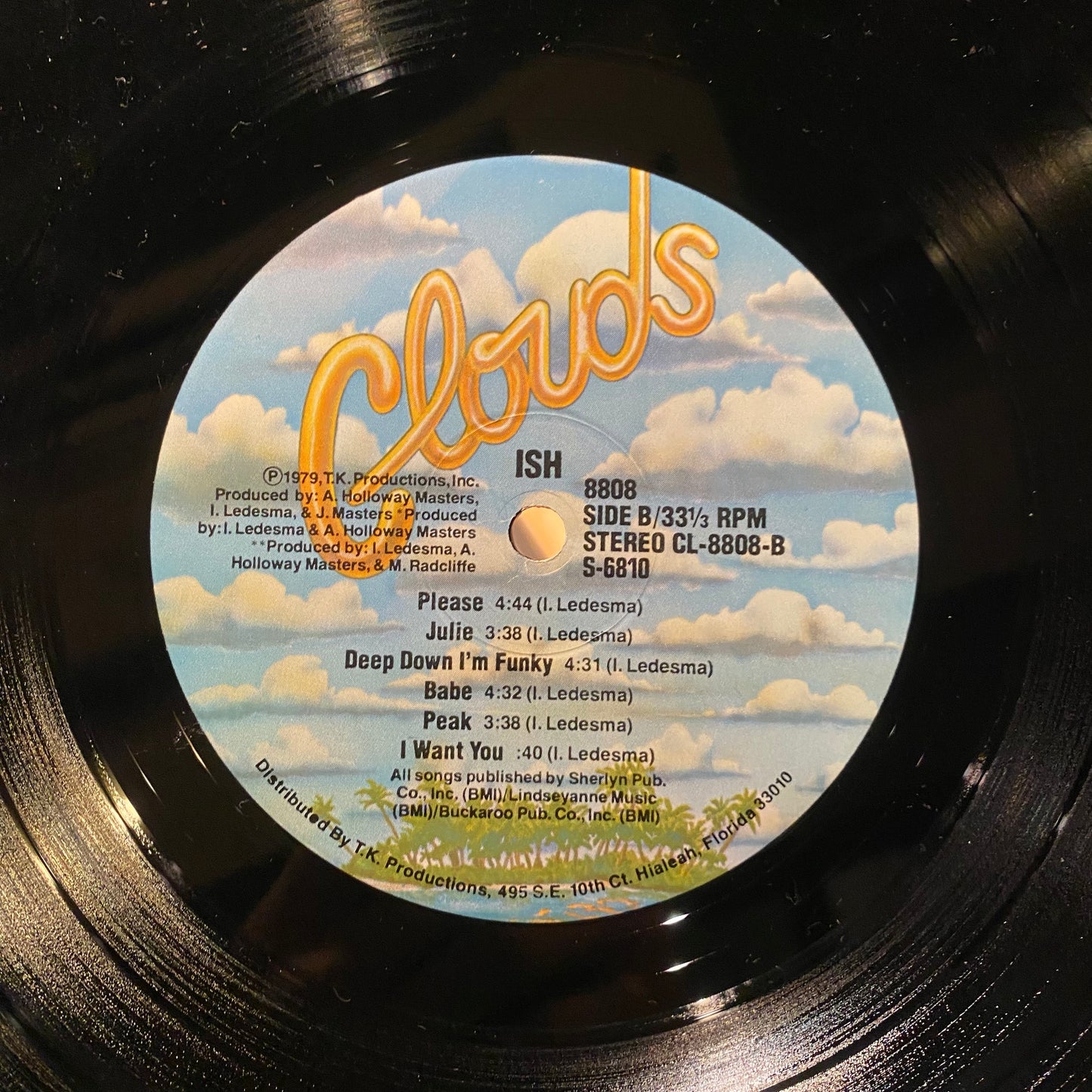 【USED】Ish - S.T.