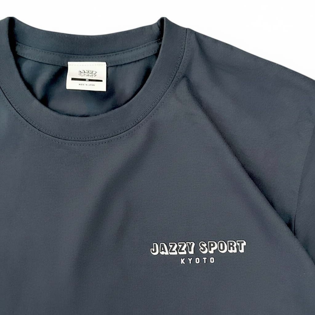 【NEW】JSK Vertical Logo -OBI- Tシャツ ／ ビンテージ・ネイビー