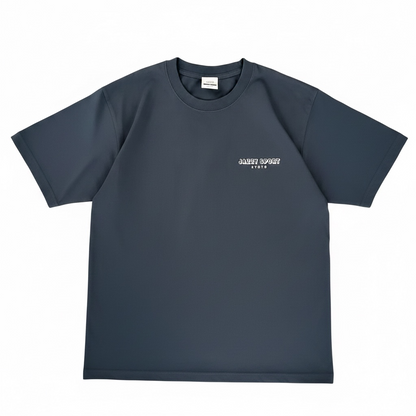 【NEW】JSK Vertical Logo -OBI- Tシャツ ／ ビンテージ・ネイビー