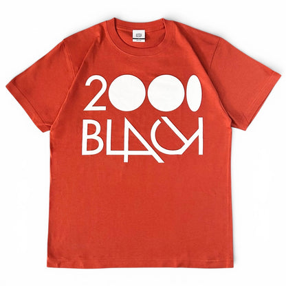 【NEW】2000Black x JS Kyoto "In The Heat" T-Shirt ／ヘイジーオレンジ x ホワイト