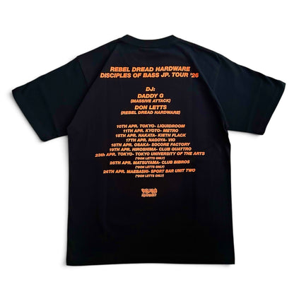 【NEW／限定】 Daddy G x Don  Letts - Disciples Of Bass Tour Tee version.2 ／ブラック x 蛍光オレンジ